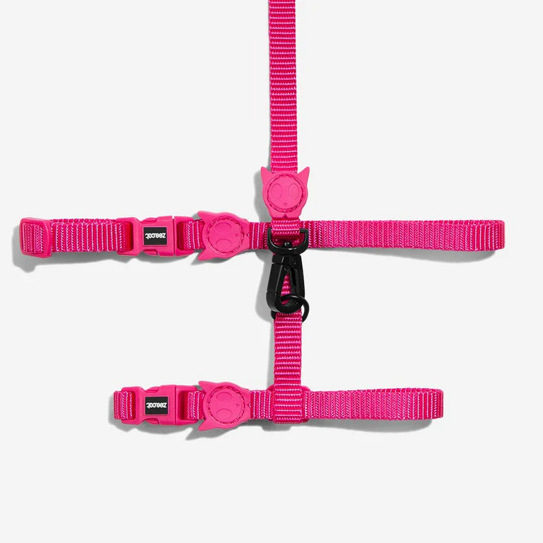 CAT HARNESSES WITH LEASHES